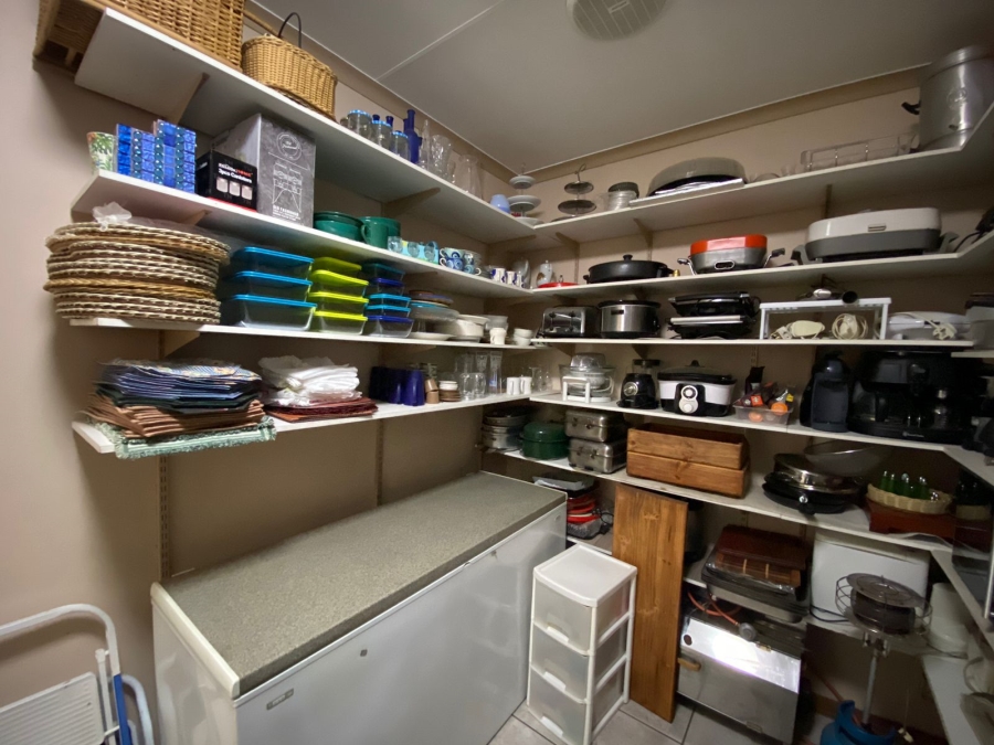 8 Bedroom Property for Sale in Grimbeeck Park North West